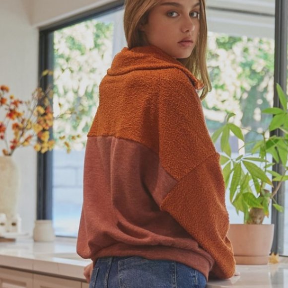 47873 Contrasting Half Zip Top - Picture 5 of 5